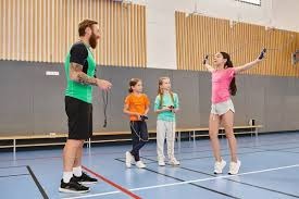 末节丢绝杀+加时丢2个绝平！36岁KD垂垂老矣？太阳5人20+被逆转